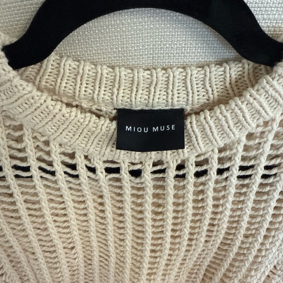 Cream Cropped Sleeveless Cowl Sweater - Picture 2 of 3